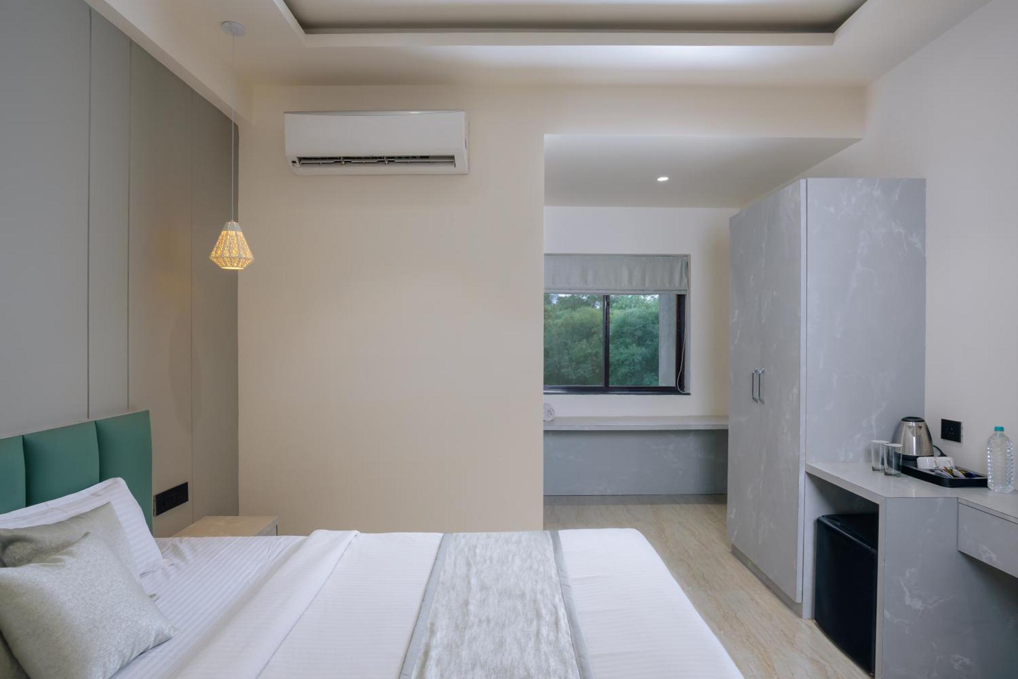 Hotel The Grand Neelam Rāipur Zewnętrze zdjęcie